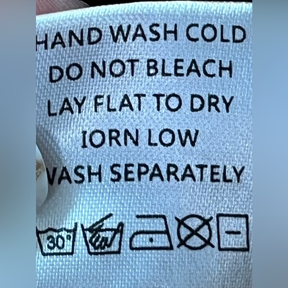 PRIVACY PLEASE :: TOP - Picture 7 of 10